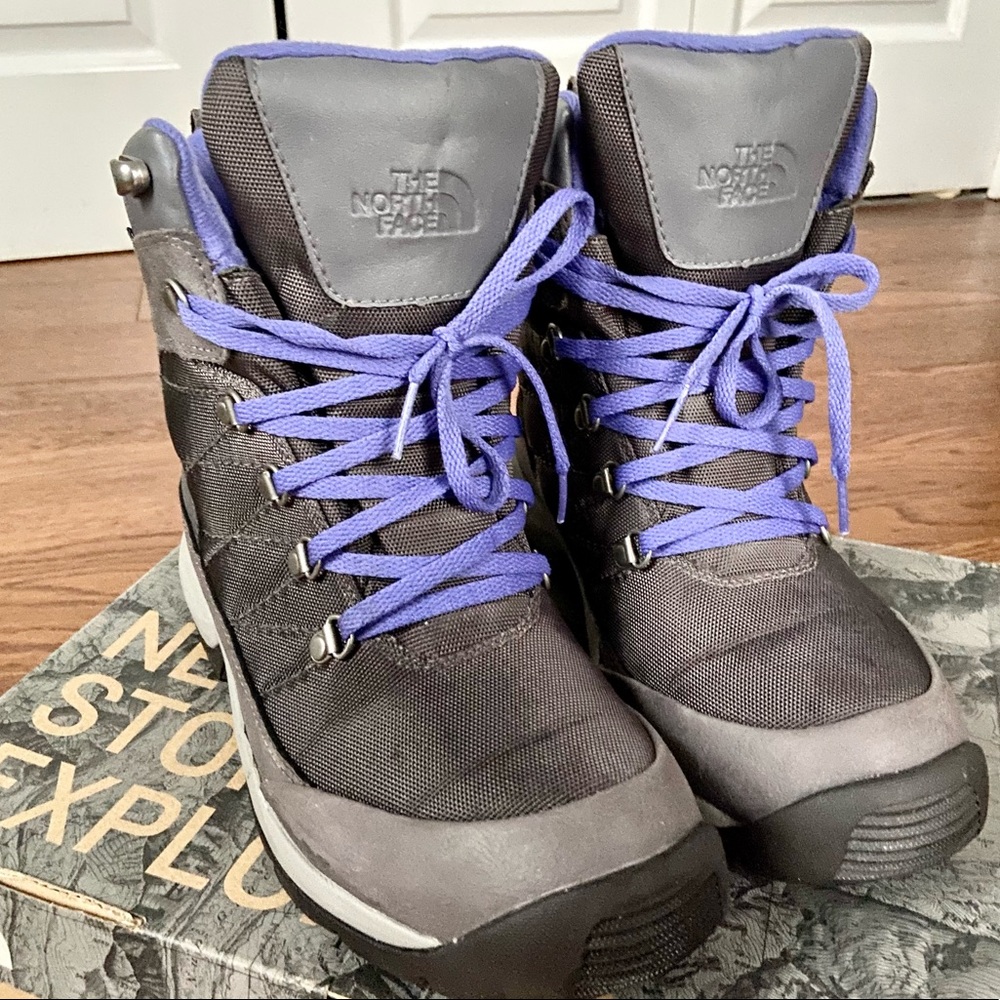 North Face Chilkat Snow boots waterproof size 8